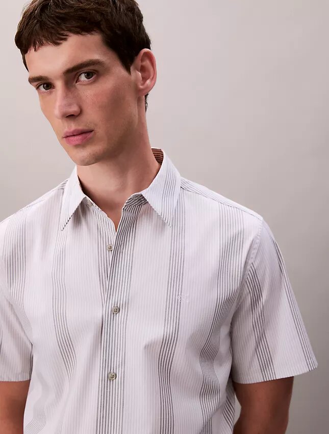 Chemise classique stretch à rayures teintes dans la masse Chemise classique stretch à rayures teintes dans la masse