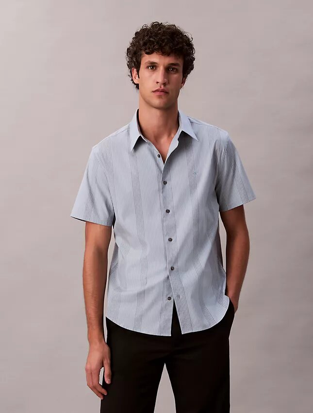 Chemise classique stretch à rayures teintes dans la masse Chemise classique stretch à rayures teintes dans la masse