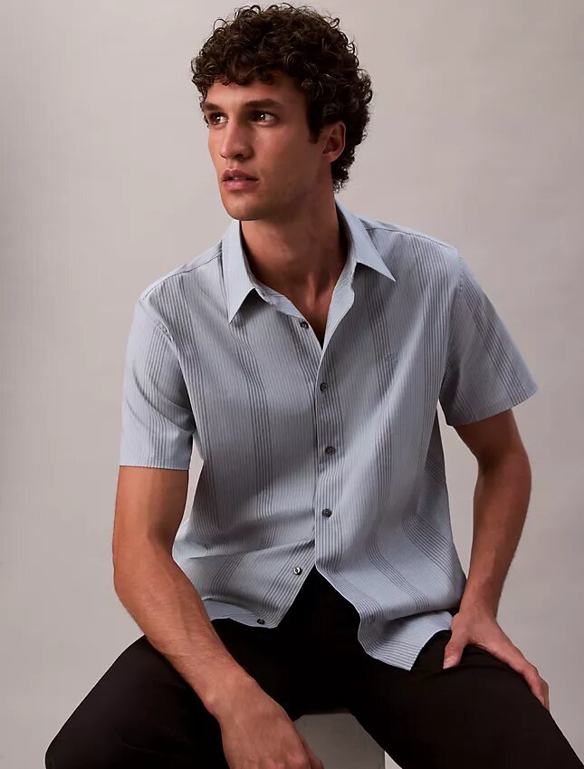 Chemise classique stretch à rayures teintes dans la masse Chemise classique stretch à rayures teintes dans la masse