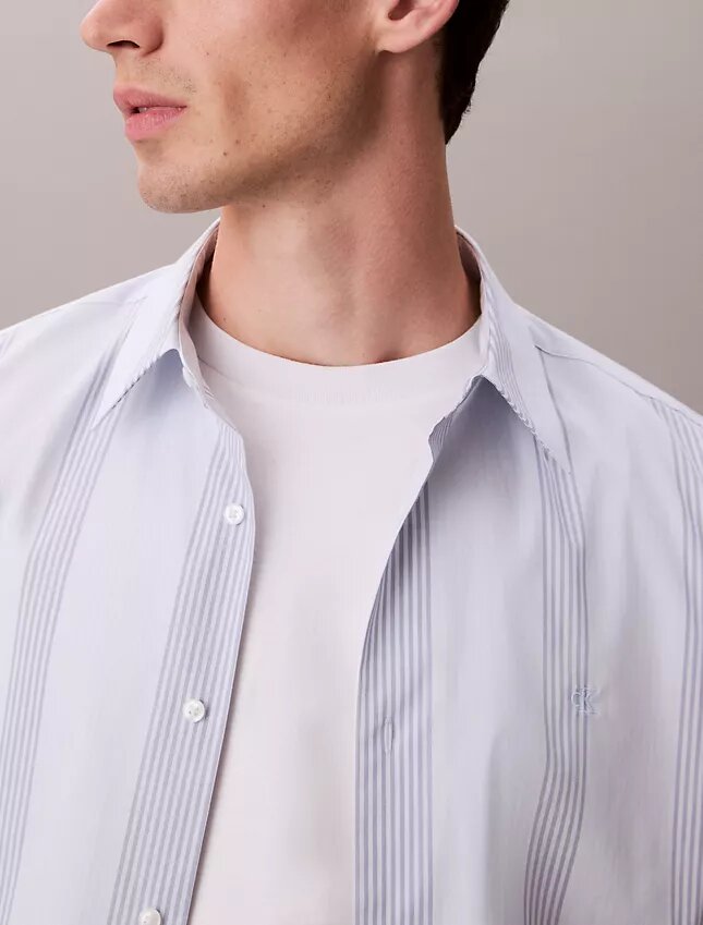 Chemise classique stretch à rayures teintes dans la masse Chemise classique stretch à rayures teintes dans la masse