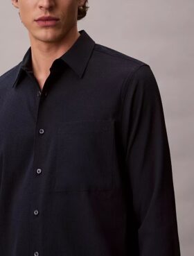 Chemise classique unie en seersucker