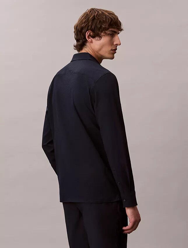 Chemise classique unie en seersucker Chemise classique unie en seersucker