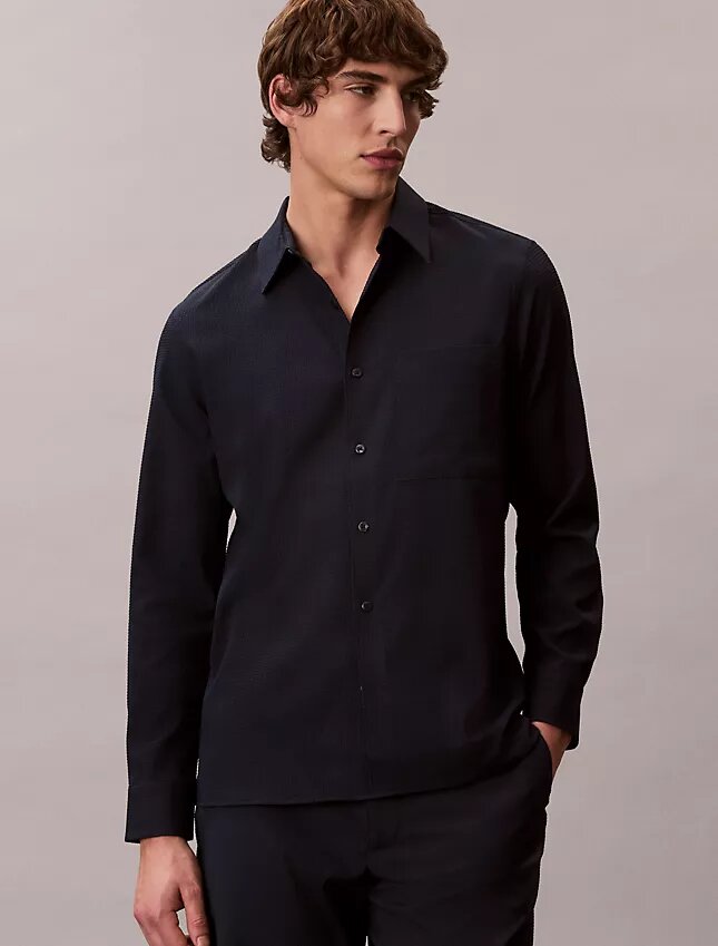 Chemise classique unie en seersucker Chemise classique unie en seersucker