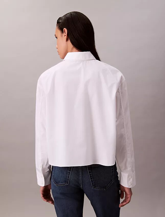 Chemise courte ajustée à boutons Chemise courte ajustée à boutons