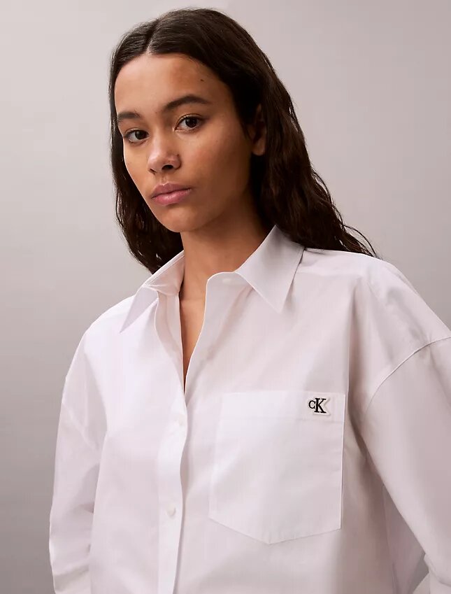 Chemise courte ajustée en popeline de coton Chemise courte ajustée en popeline de coton