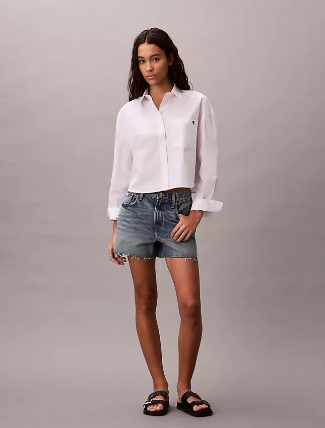 Chemise courte ajustée en popeline de coton Chemise courte ajustée en popeline de coton