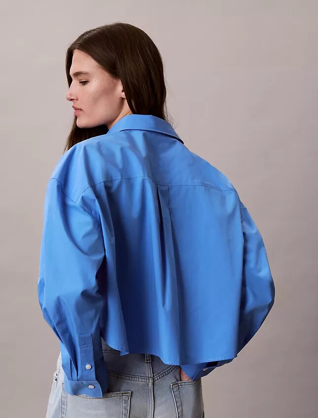 Chemise courte ajustée en popeline de coton Chemise courte ajustée en popeline de coton