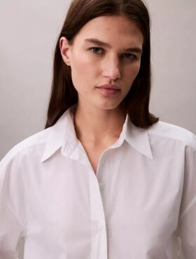 Chemise courte ample boutonnée en popeline Chemise courte ample boutonnée en popeline