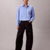 Chemise courte boutonnée en popeline à la coupe décontractée Chemise courte boutonnée en popeline à la coupe décontractée