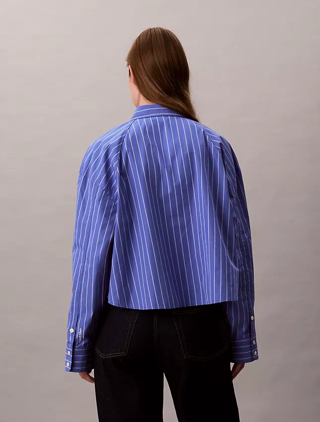 Chemise courte à boutons, coupe carrée et rayures Chemise courte à boutons, coupe carrée et rayures