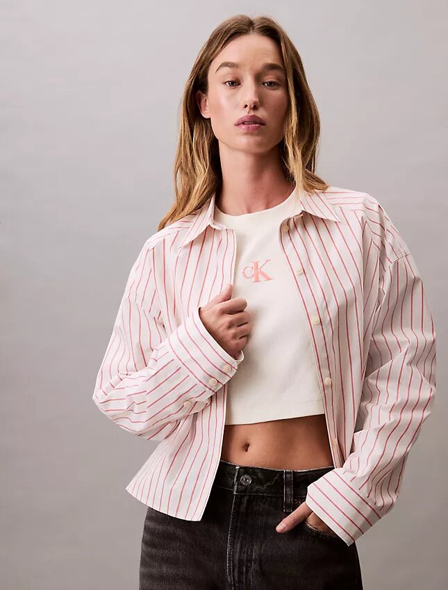 Chemise courte à boutons, coupe carrée et rayures Chemise courte à boutons, coupe carrée et rayures