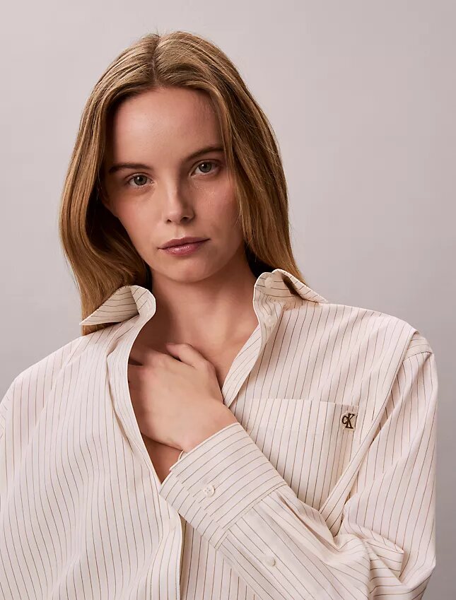 Chemise décontractée boutonnée en popeline de coton rayée Chemise décontractée boutonnée en popeline de coton rayée