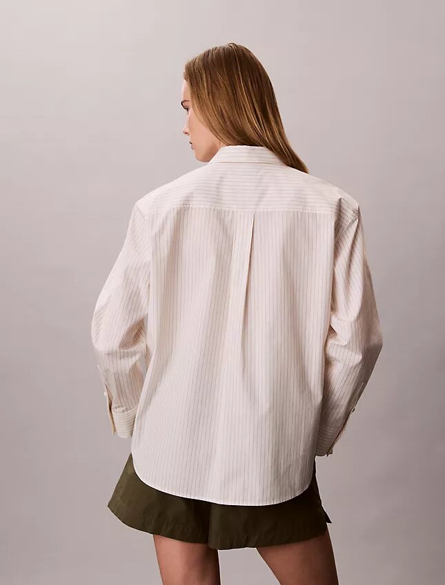 Chemise décontractée boutonnée en popeline de coton rayée Chemise décontractée boutonnée en popeline de coton rayée