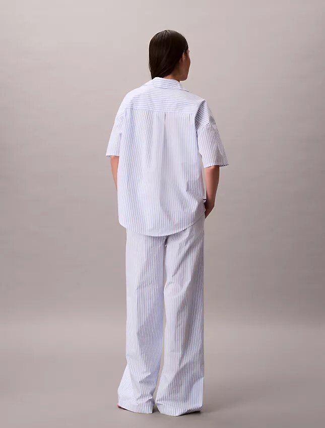 Chemise de nuit ample à manches courtes en popeline de coton Chemise de nuit ample à manches courtes en popeline de coton