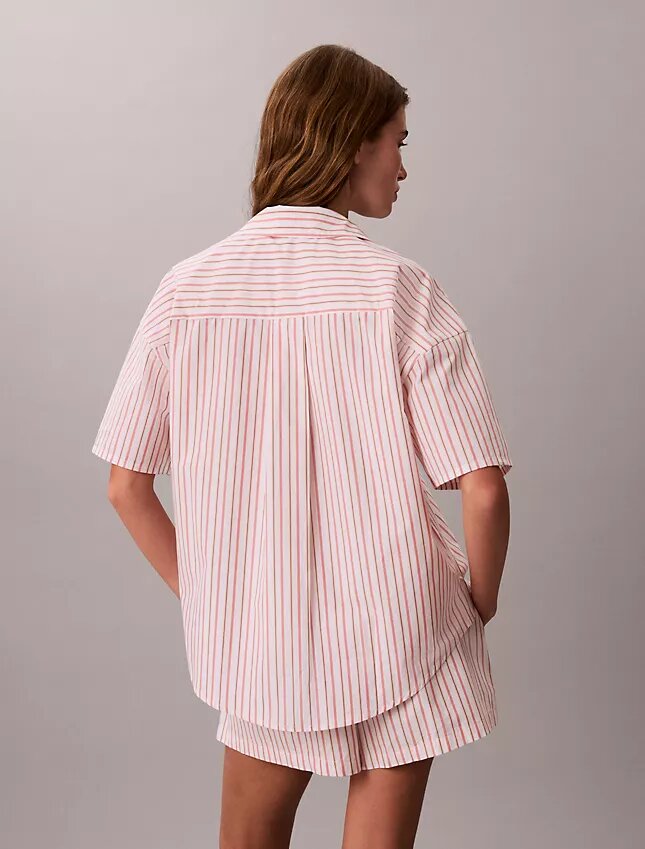 Chemise de nuit ample à manches courtes en popeline de coton Chemise de nuit ample à manches courtes en popeline de coton