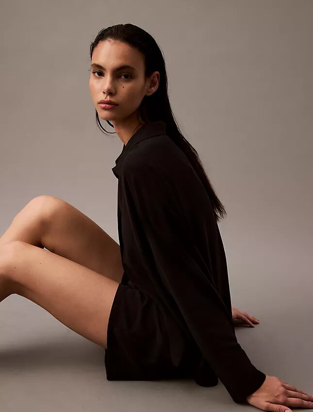 Chemise de nuit boutonnée en viscose tissée Chemise de nuit boutonnée en viscose tissée