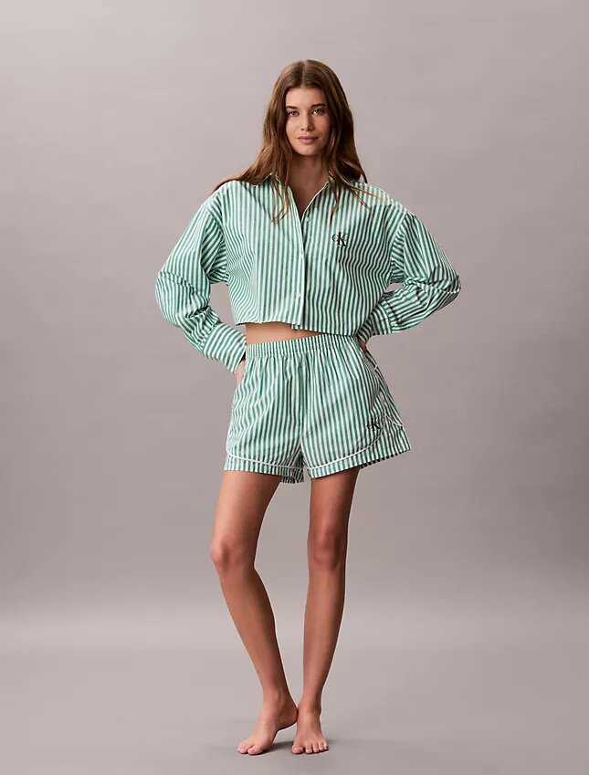 Chemise de nuit courte en popeline de coton Chemise de nuit courte en popeline de coton
