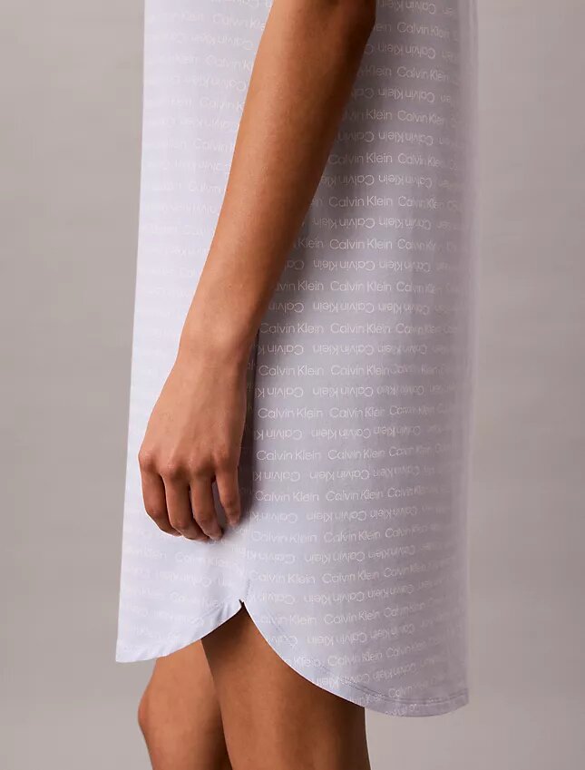 Chemise de nuit en mélange de viscose et de coton Chemise de nuit en mélange de viscose et de coton