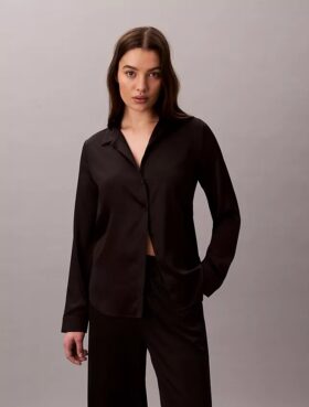 Chemise de nuit en satin brillant