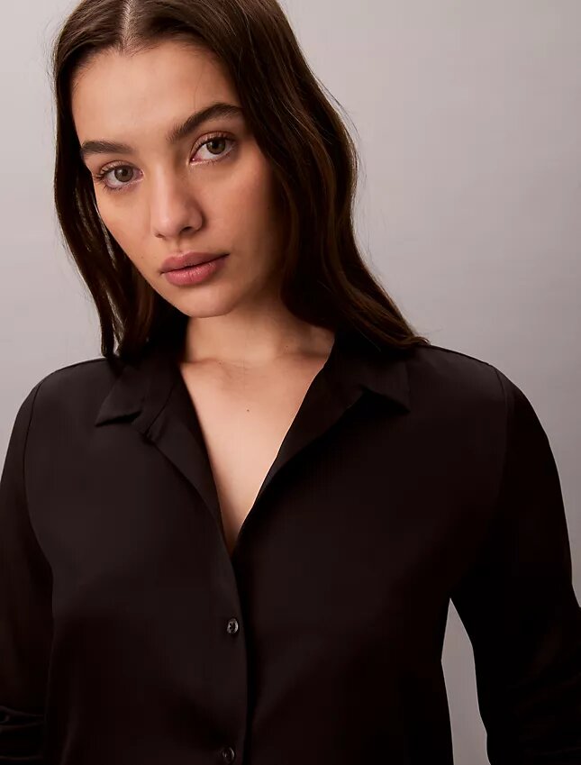 Chemise de nuit en satin brillant Chemise de nuit en satin brillant