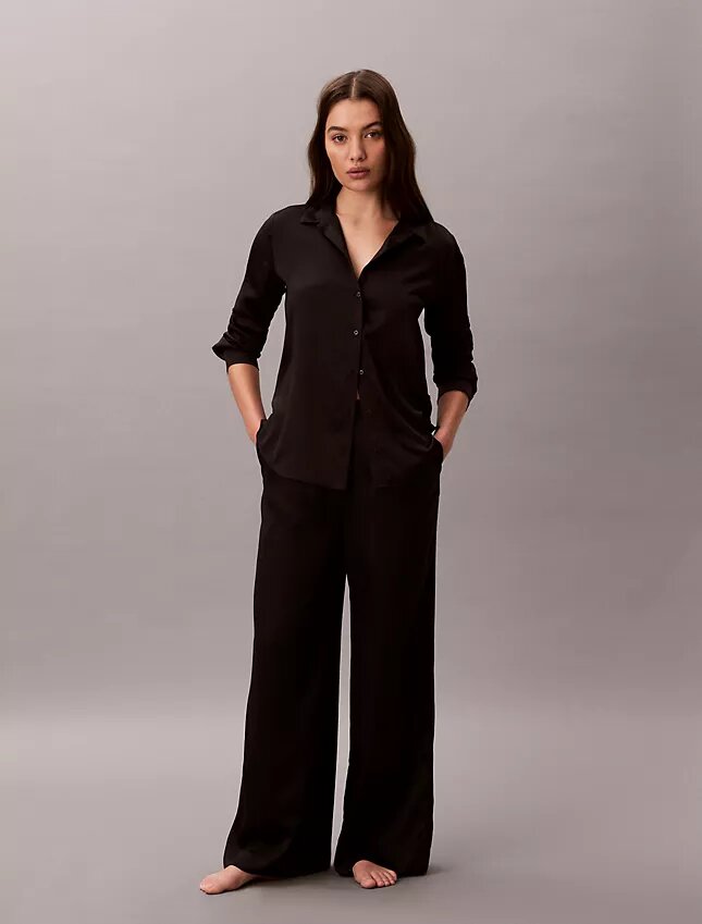 Chemise de nuit en satin brillant Chemise de nuit en satin brillant