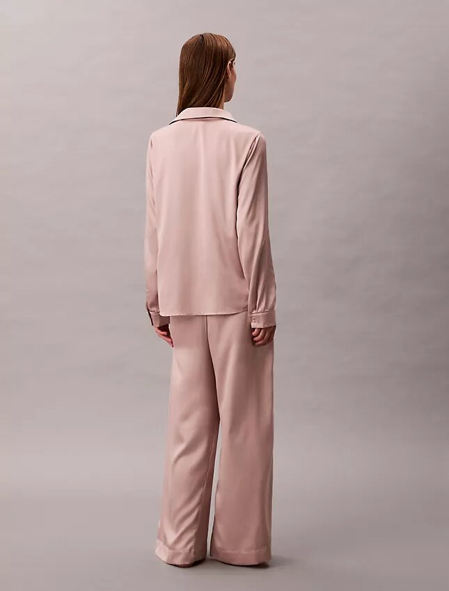 Chemise de nuit satinée Chemise de nuit satinée