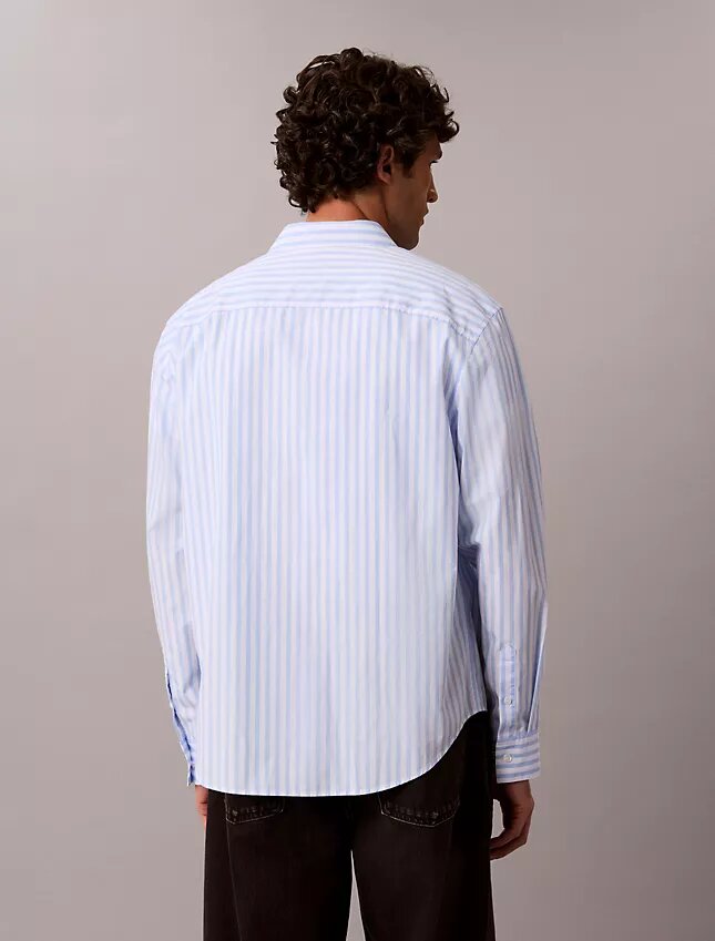 Chemise en popeline délavée à rayures teintes dans la masse Chemise en popeline délavée à rayures teintes dans la masse