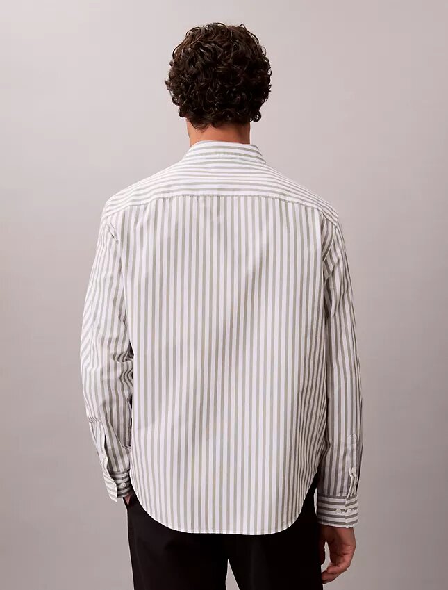 Chemise en popeline délavée à rayures teintes dans la masse Chemise en popeline délavée à rayures teintes dans la masse