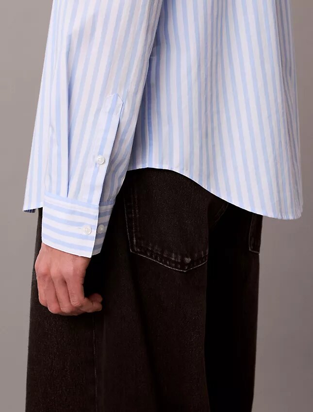 Chemise en popeline délavée à rayures teintes dans la masse Chemise en popeline délavée à rayures teintes dans la masse