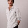 Chemise en popeline délavée à rayures teintes dans la masse Chemise en popeline délavée à rayures teintes dans la masse
