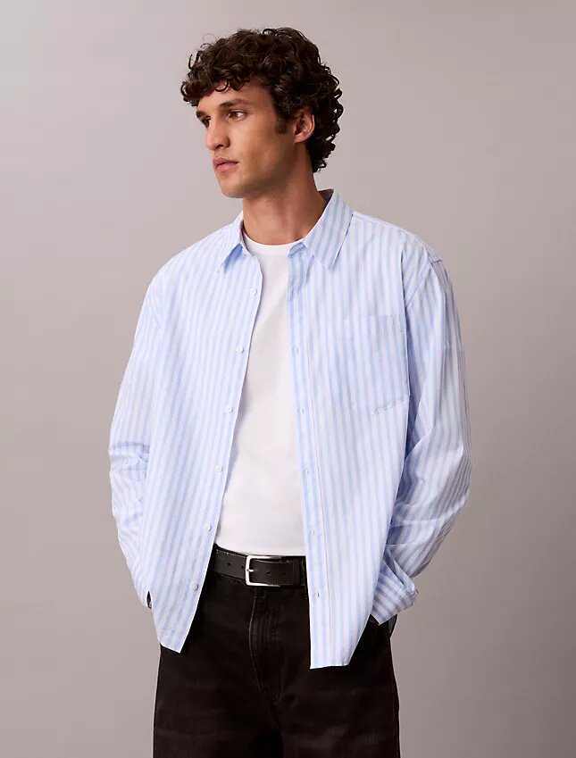 Chemise en popeline délavée à rayures teintes dans la masse Chemise en popeline délavée à rayures teintes dans la masse