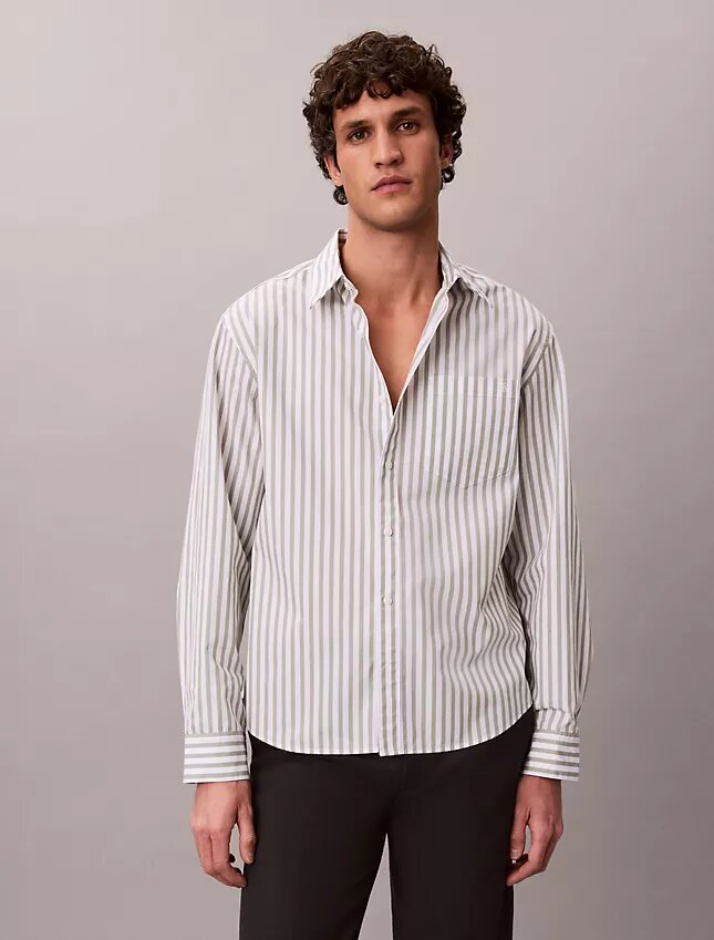 Chemise en popeline délavée à rayures teintes dans la masse Chemise en popeline délavée à rayures teintes dans la masse