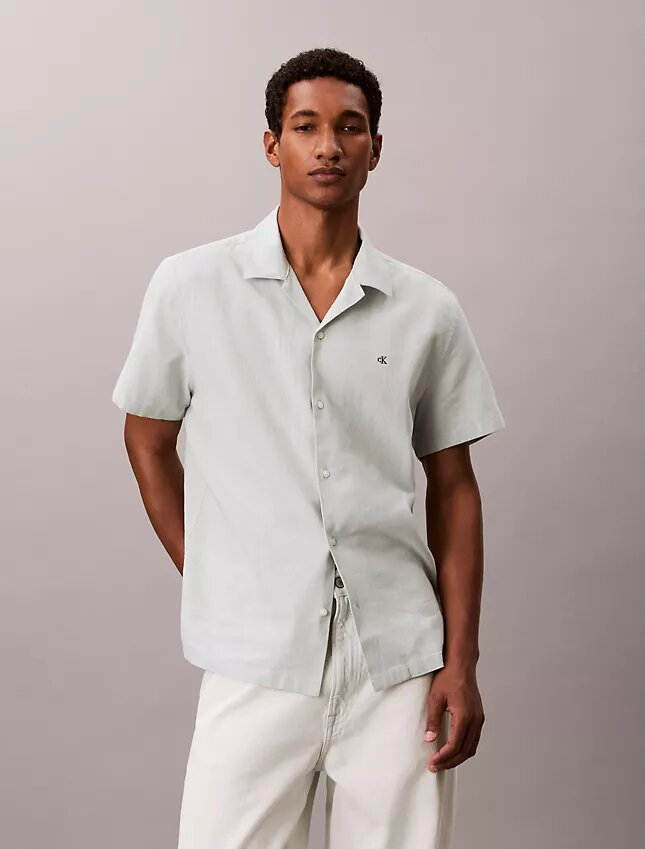 Chemise à manches courtes boutonnée en lin et coton Chemise à manches courtes boutonnée en lin et coton
