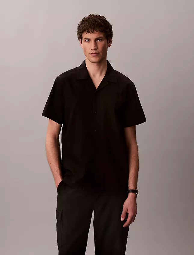 Chemise à manches courtes boutonnée en lin et coton Chemise à manches courtes boutonnée en lin et coton