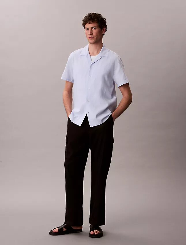 Chemise à manches courtes boutonnée en lin et coton Chemise à manches courtes boutonnée en lin et coton