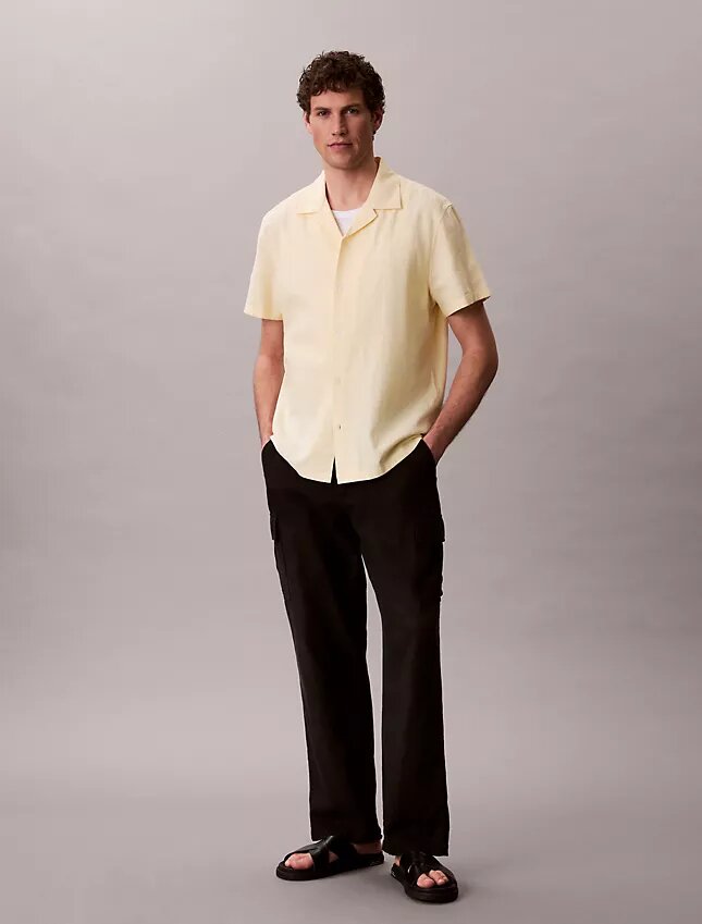 Chemise à manches courtes boutonnée en lin et coton Chemise à manches courtes boutonnée en lin et coton