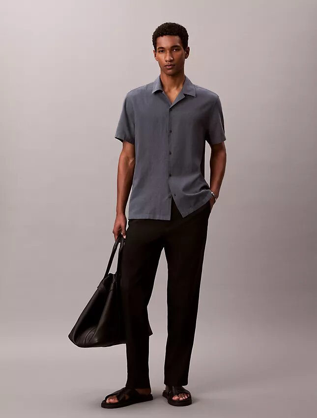 Chemise à manches courtes boutonnée en lin et coton Chemise à manches courtes boutonnée en lin et coton