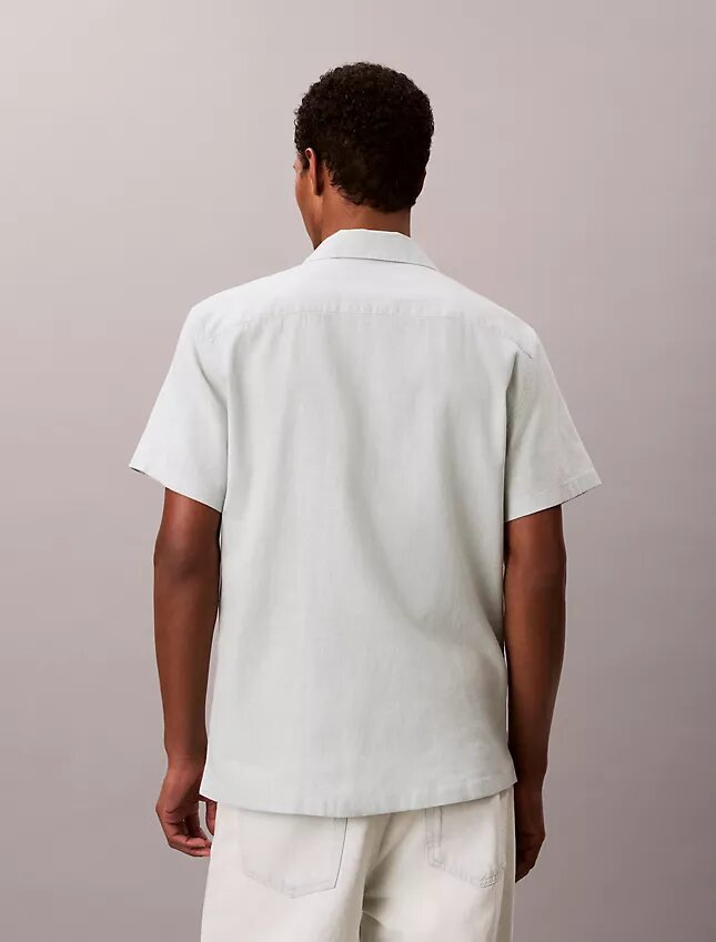 Chemise à manches courtes boutonnée en lin et coton Chemise à manches courtes boutonnée en lin et coton