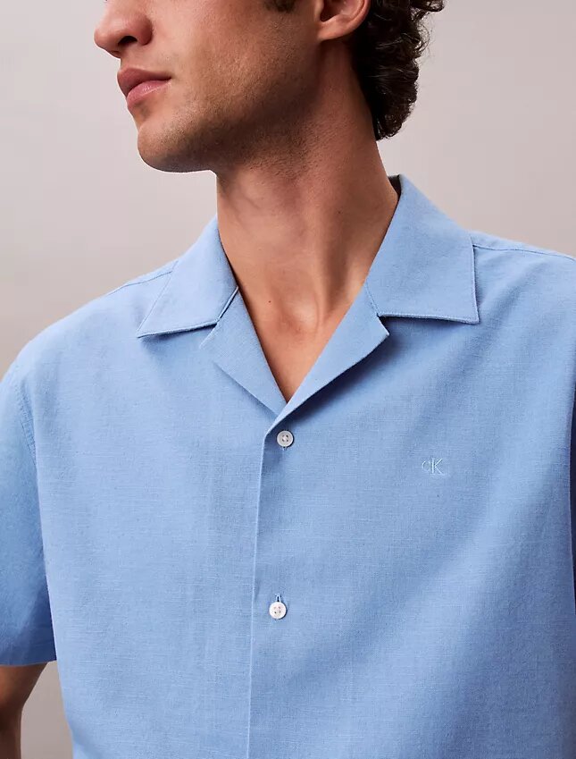 Chemise à manches courtes boutonnée en lin et coton Chemise à manches courtes boutonnée en lin et coton