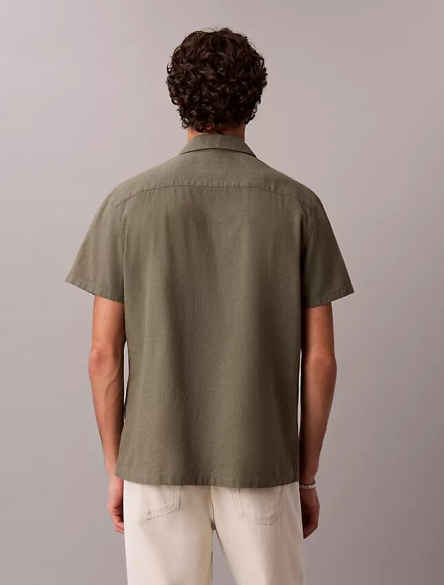 Chemise à manches courtes boutonnée en lin et coton Chemise à manches courtes boutonnée en lin et coton