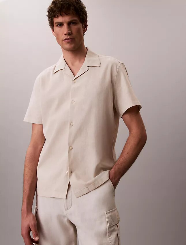 Chemise à manches courtes boutonnée en lin et coton Chemise à manches courtes boutonnée en lin et coton