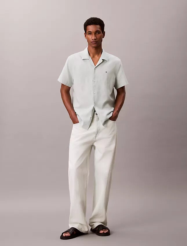 Chemise à manches courtes boutonnée en lin et coton Chemise à manches courtes boutonnée en lin et coton