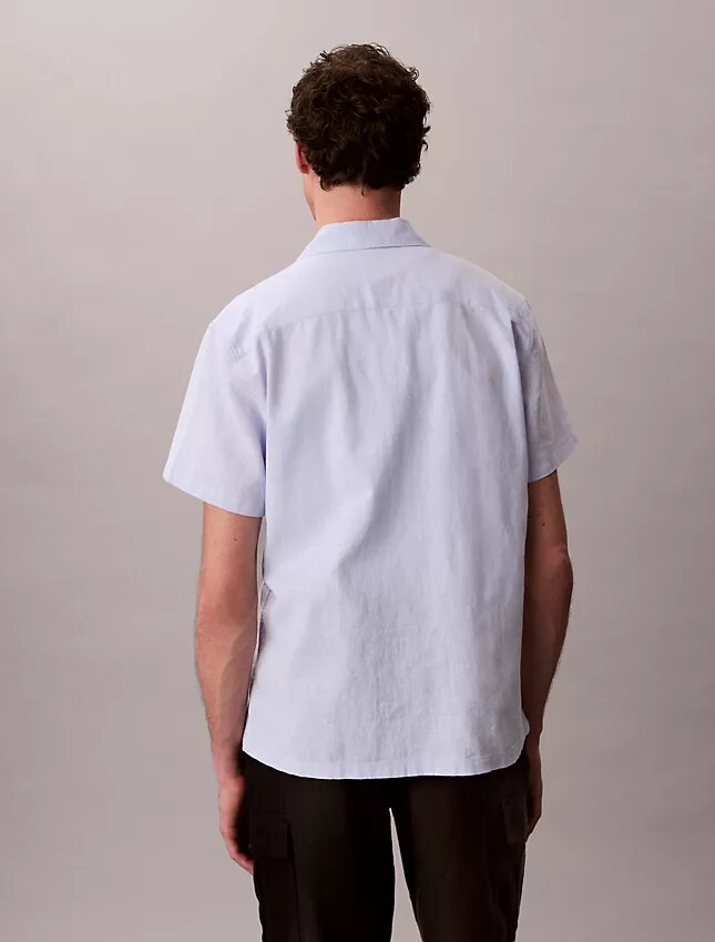 Chemise à manches courtes boutonnée en lin et coton Chemise à manches courtes boutonnée en lin et coton