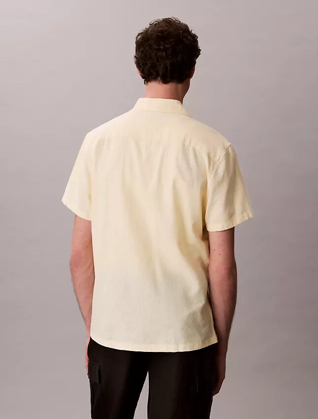 Chemise à manches courtes boutonnée en lin et coton Chemise à manches courtes boutonnée en lin et coton