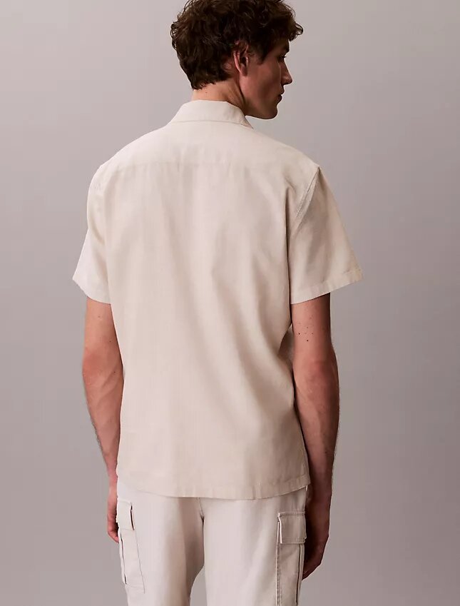 Chemise à manches courtes boutonnée en lin et coton Chemise à manches courtes boutonnée en lin et coton