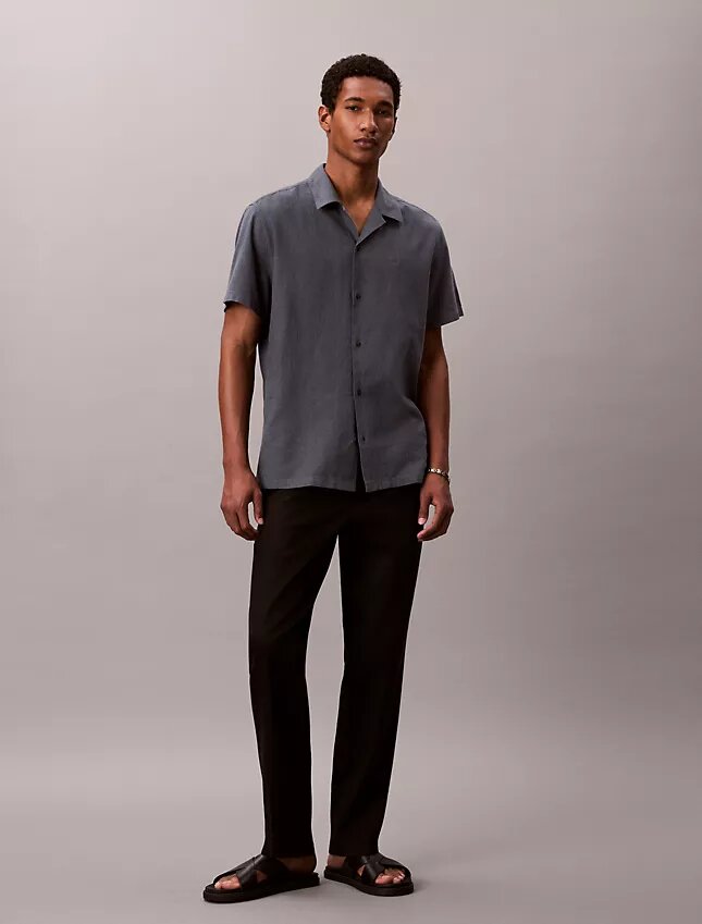 Chemise à manches courtes boutonnée en lin et coton Chemise à manches courtes boutonnée en lin et coton