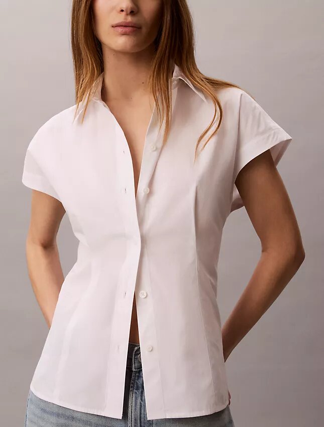 Chemise à manches courtes boutonnée en popeline de coton Chemise à manches courtes boutonnée en popeline de coton