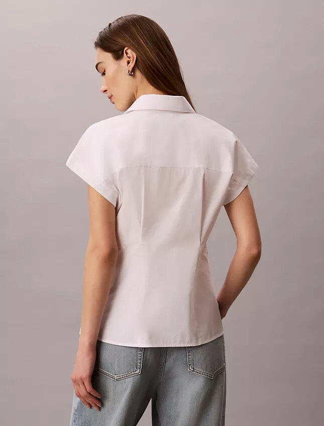 Chemise à manches courtes boutonnée en popeline de coton Chemise à manches courtes boutonnée en popeline de coton