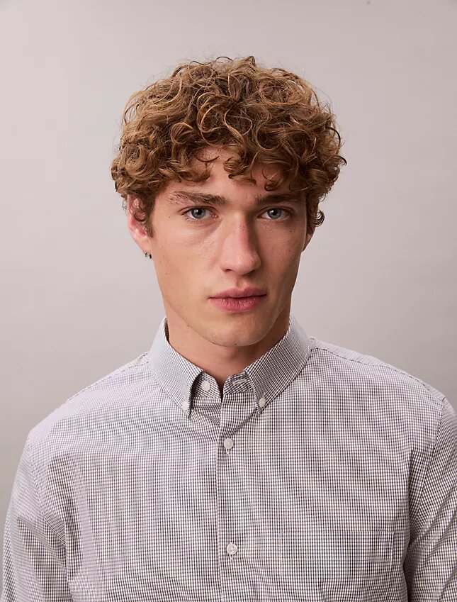 Chemise slim boutonnée en Cotton Stretch à carreaux vichy Chemise slim boutonnée en Cotton Stretch à carreaux vichy