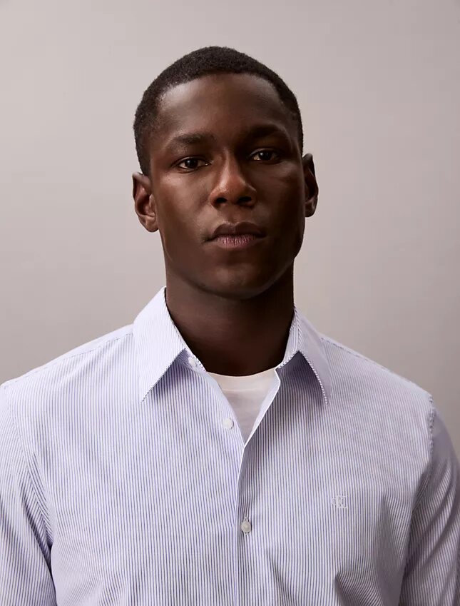 Chemise slim boutonnée en Cotton Stretch à rayures Chemise slim boutonnée en Cotton Stretch à rayures